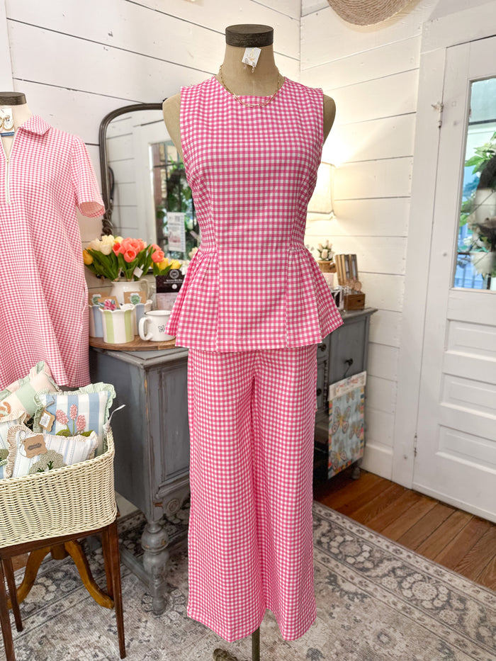 pink and white checkered matching set peplum top and relaxed straight leg pants entro 

