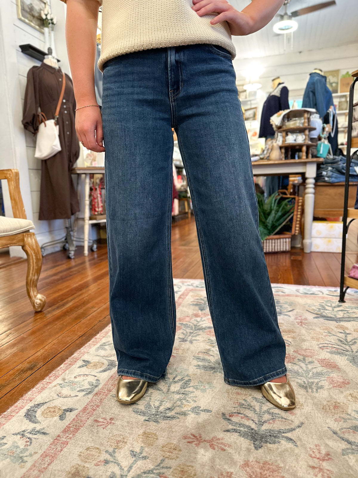 dark wash wide leg jean 
