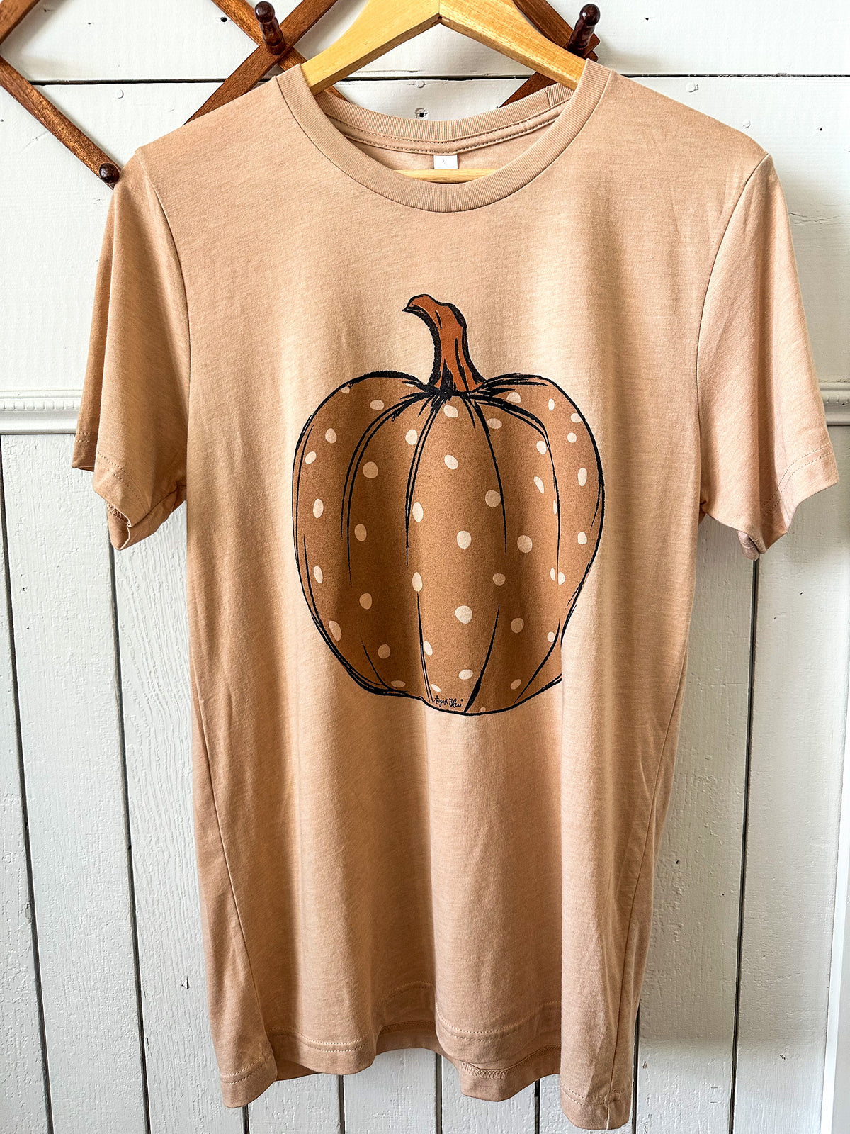 coca brown tee with brown polka dot pumpkin