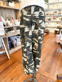 camo jogger pants relaxed fit