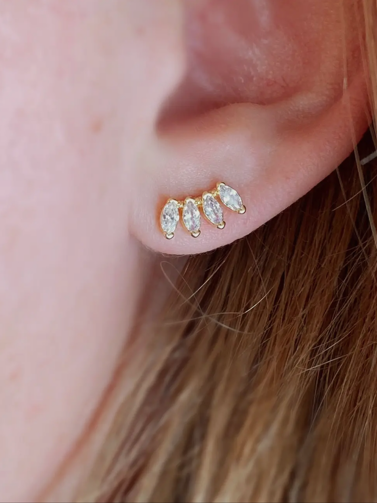 slightly curved stud earring 18k gold filled