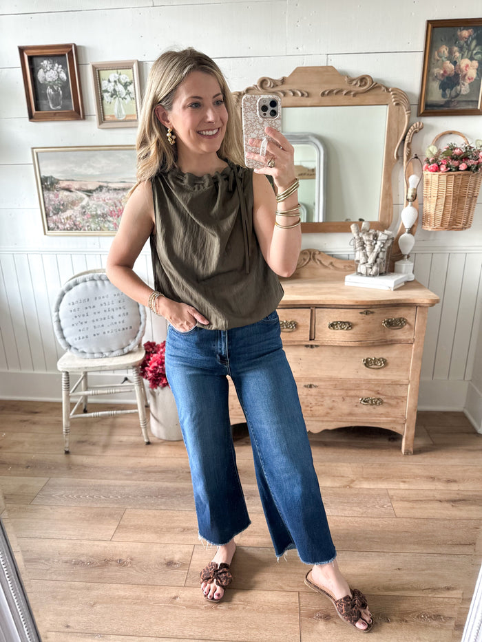 Olive green sleeveless top Elastic band