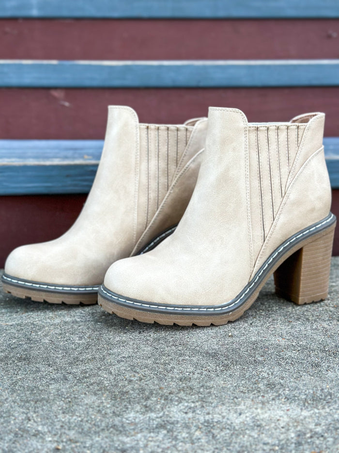 corkys pecan pie boot in ivory
