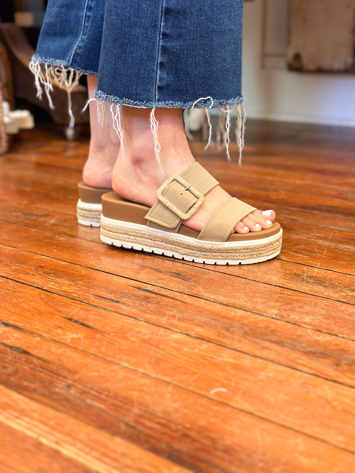 sand color mia wedge kenzy
