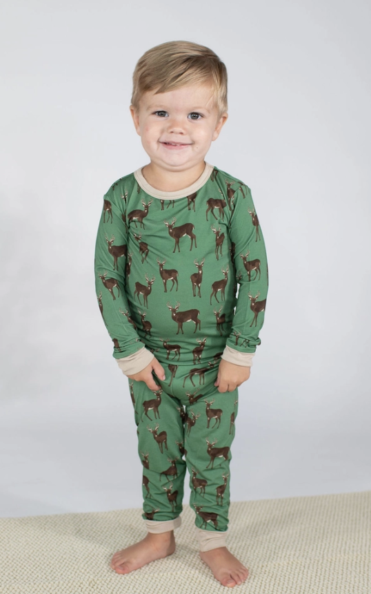 toddler green 2 piece pajama set with deer print 