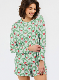 mary square wreath and ribbon pajama set 
long sleeve top and shorts