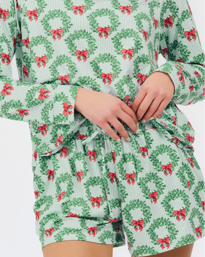 wreath and ribbon shorts pajama set
mary square