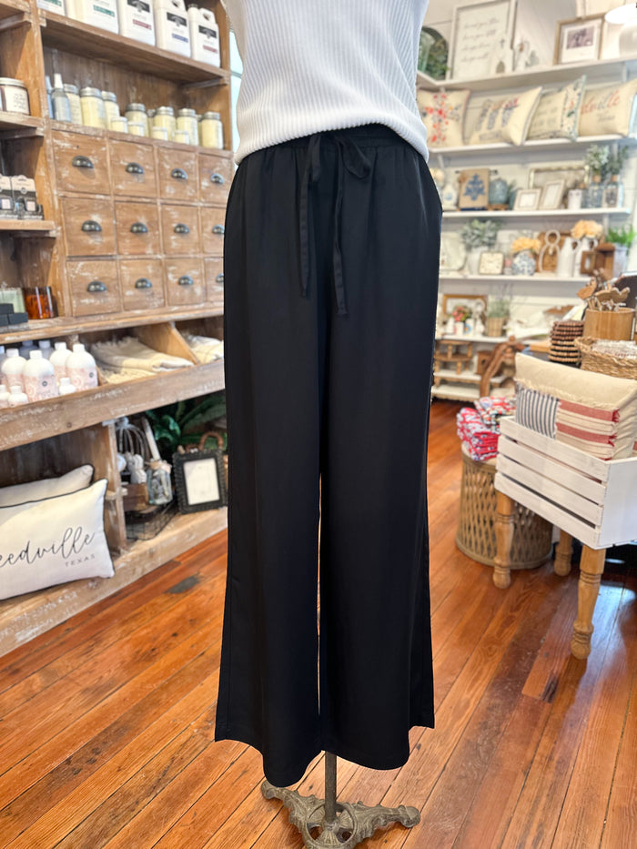 black relaxed fit wide leg pant
