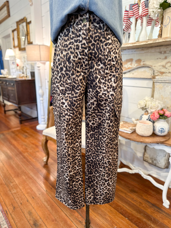 brown and black cargo pants 