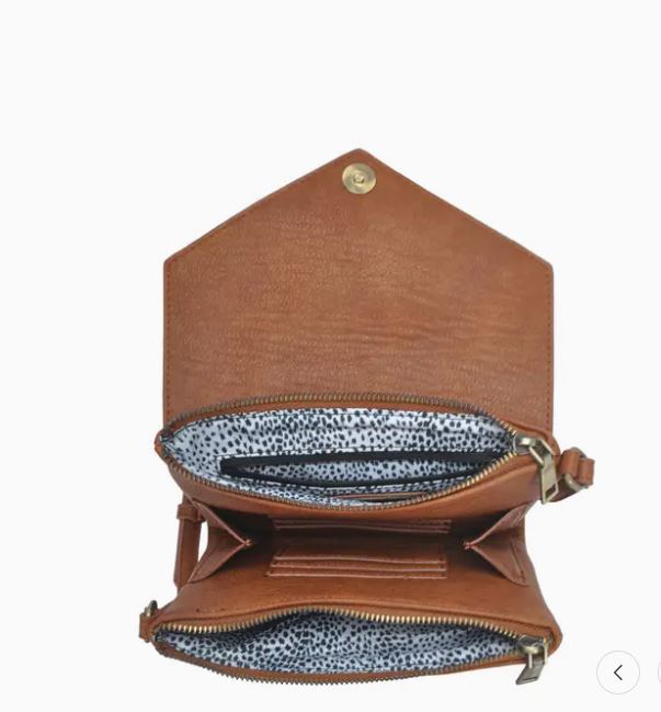 quinn tan brown purse with gold snap on front and double pockets on inside 