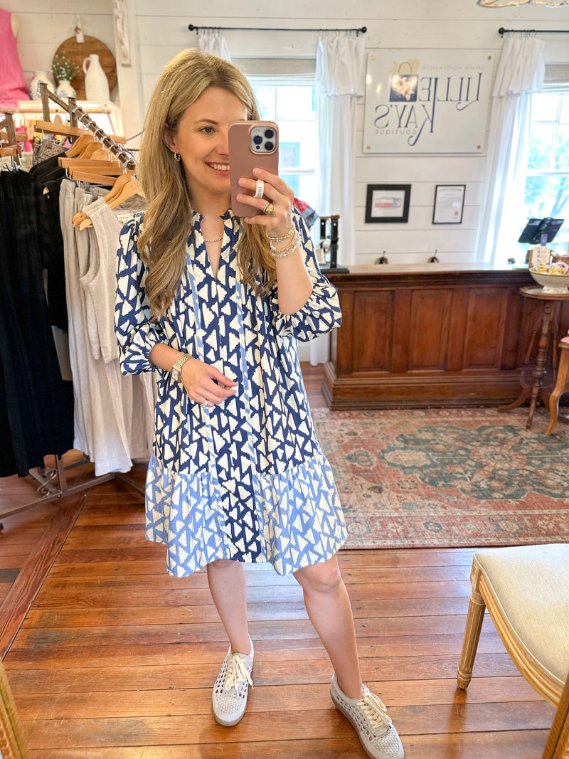 blue and offwhite print dress
3 quarter sleeves lined thml