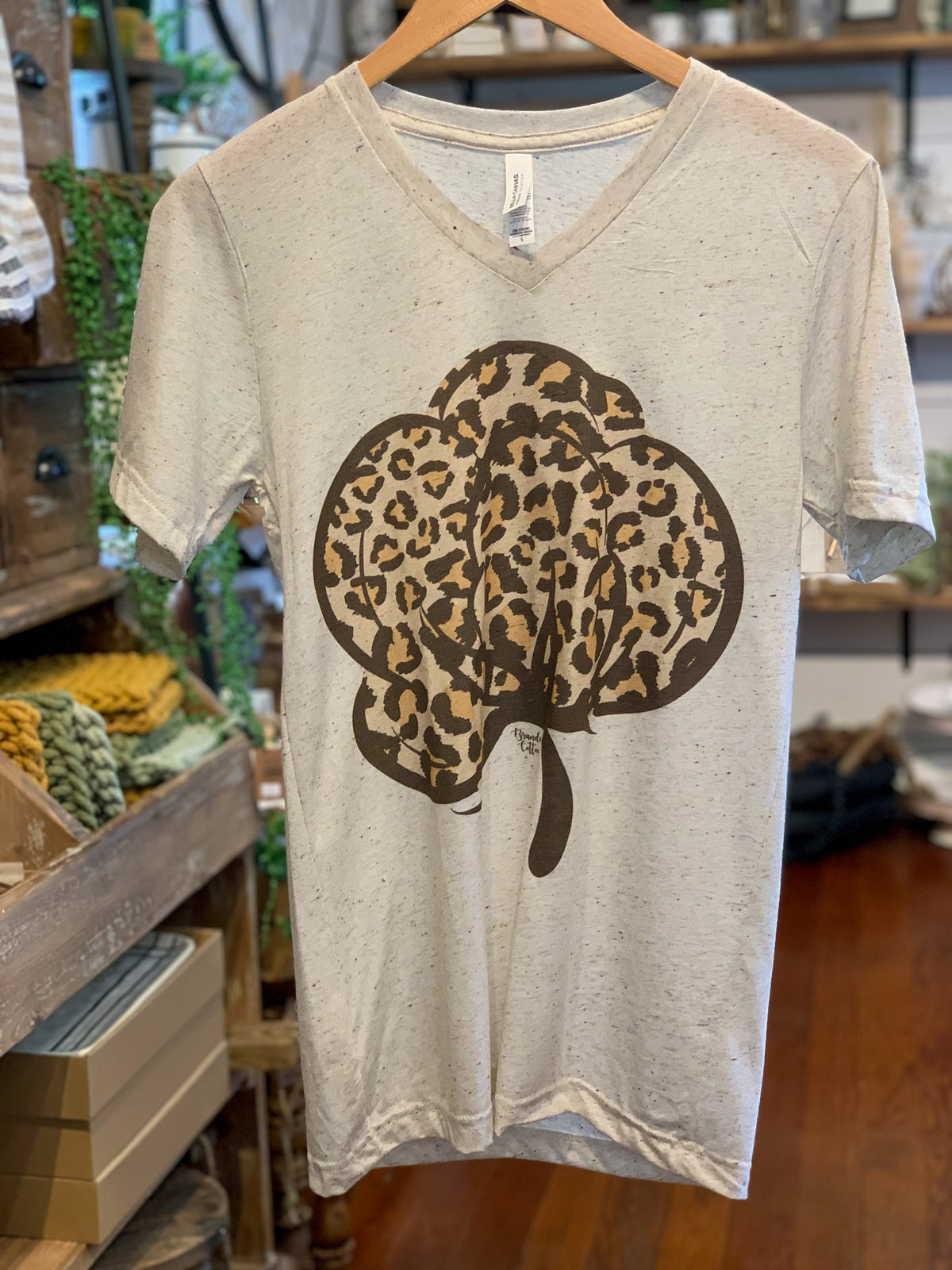 oatmeal color v neck with leopard cotton 