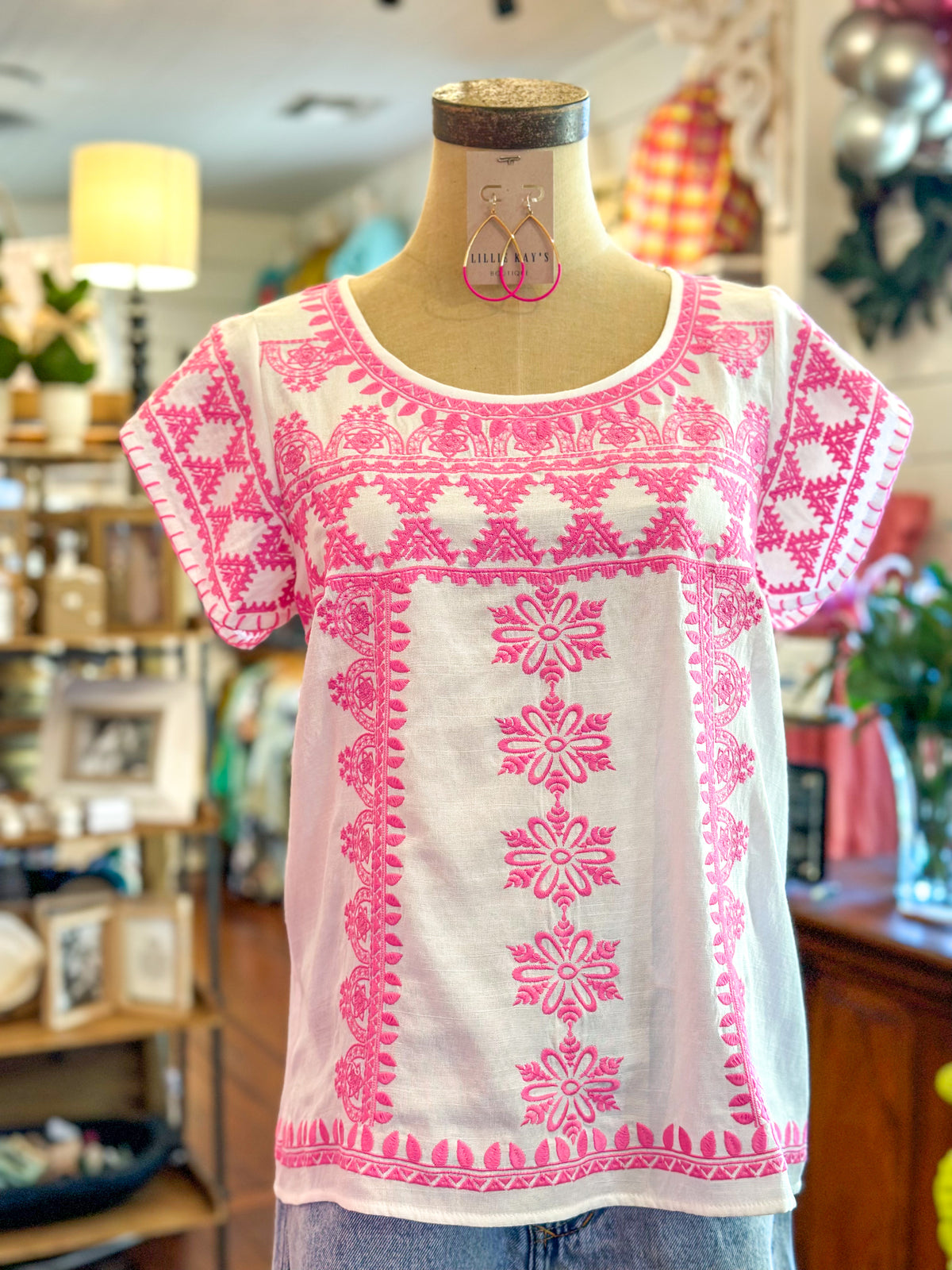 white short sleeve top with pink embroidery thml 